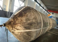 O elevador inflável do salvamento marinho ensaca o corpo cilíndrico do rolo do tubo do salvamento marinho