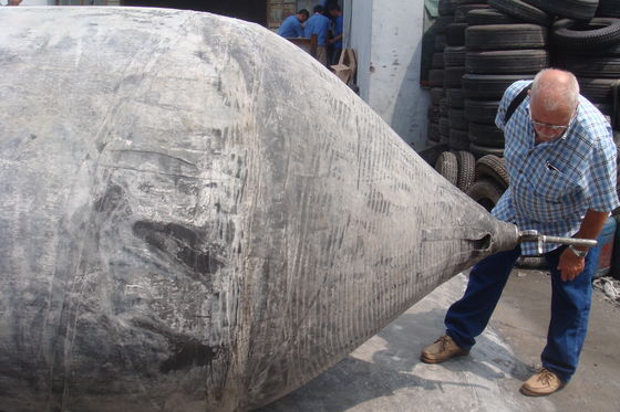 Airbag marítimo de borracha inflável para lançamento e levantamento de navios 1,5*16M 10 camadas