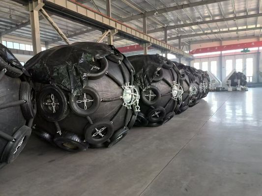 ISO17357 Padrão de Execução Pneumático Marine Fender Design personalizado Chain Tire Net Para Proteção de Navio