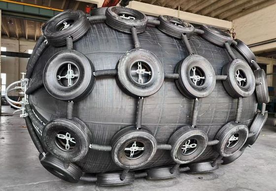 Fender marítimo pneumático que assegura a segurança do navio e da doca com uma elasticidade excepcional