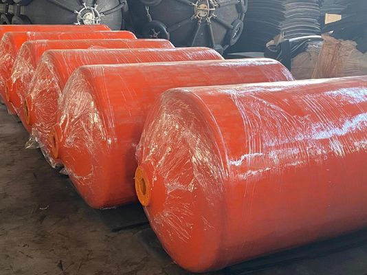 Proteção inigualável com fenders cheios de espuma para aplicações marítimas e industriais