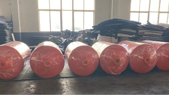 Proteção inigualável com fenders cheios de espuma para aplicações marítimas e industriais
